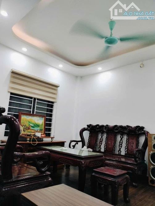 NHÀ MỚI VĂN MINH-DI TRẠCH—Ô TÔ ĐỖ CỔNG-6 PHÒNG CHO THUÊ