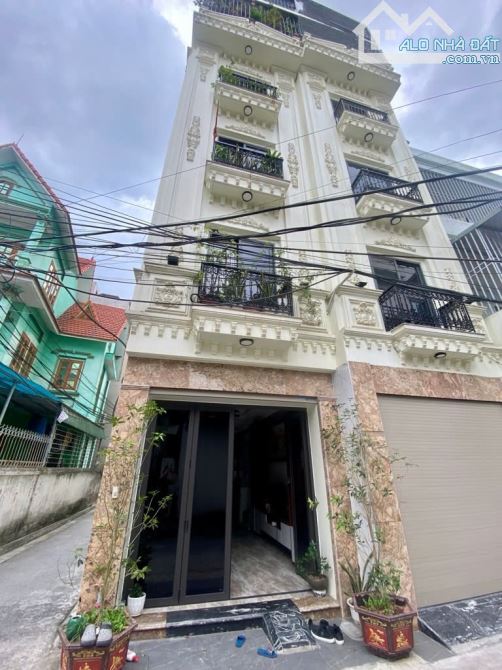 SIÊU PHẨM GIANG BIÊN KẺ TẠNH, LÔ GÓC, KINH DOANH, THANG MÁY, Ô TÔ TRÁNH, NHỈNH 10 TỶ