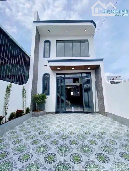 CẦN BÁN GẤP NHÀ PHỐ ĐẸP 99.3M² – GIÁ 2 TỶ 330 – GẦN CHỢ BÌNH CHÁNH – CHỦ XOAY VỐN KINH DOA