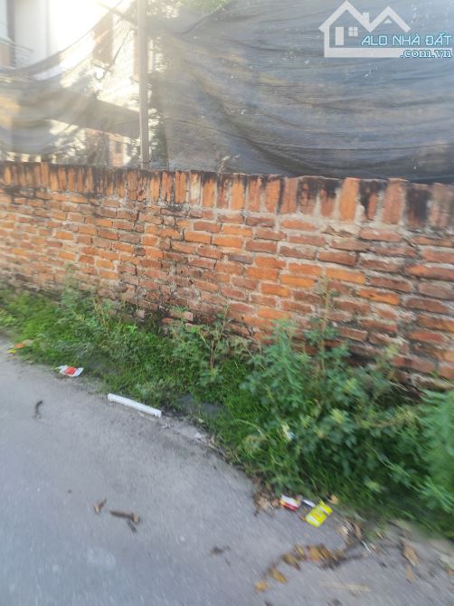 Bán gấp mảnh đất phố Bát Khối Ô Tô DT40m2 mt5m giá 3.3 tỷ