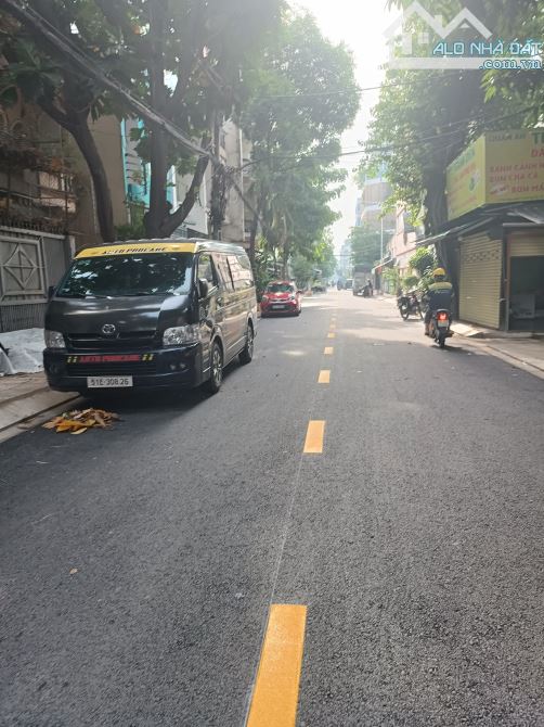 Bán nhà MT Nguyễn Trường Tộ Tân Phú 9x16m cấp 4 giá 21.5 tỷ TL (gần Nguyễn Văn Tố)