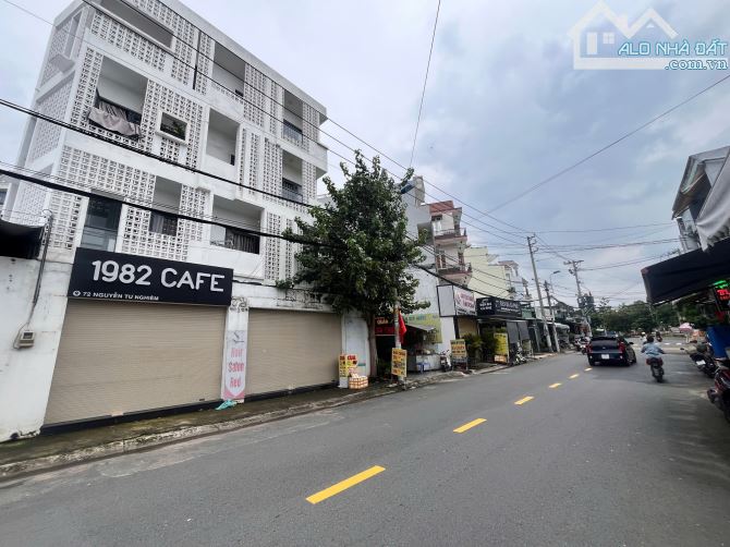 Bán nhà góc 2MT Nguyễn Tư Nghiêm P.BTT Thủ Đức, DT 17x13m CN 116m2, giá 16 tỷ