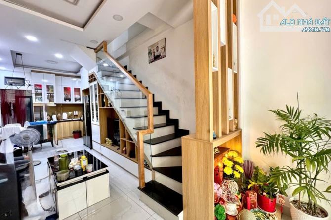 Bán nhà hẻm xe hơi, Lê Trực, Bình Thạnh, 34 m² (3m x 11m), 2 phòng ngủ - Giá 6.2 tỷ TL