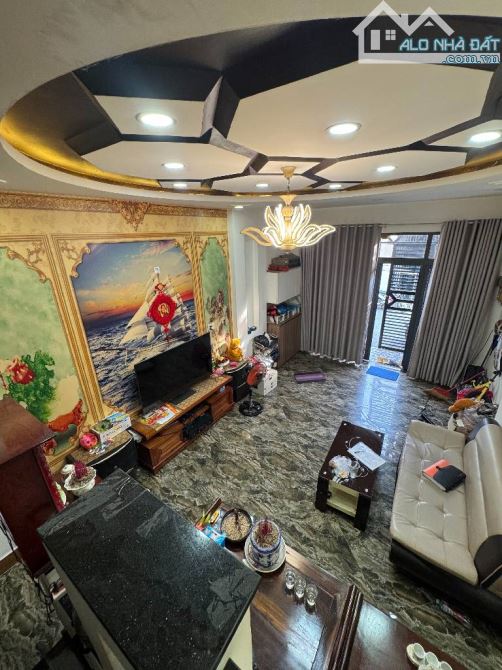 Nhà 2 tầng 2 phòng ngủ hẻm 6m ô tô tới nhà 4x11m đường Lê Đức Thọ P17 Gò Vấp