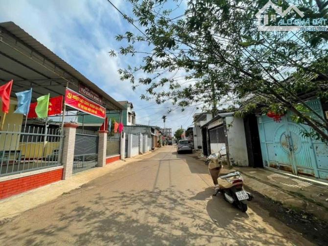 BÁN LÔ ĐẤT HẺM TRỊNH VĂN CẤN - PHƯỜNG TÂN AN  Diện tích: 5,5m x21m  Thổ cư: 100% Hướ