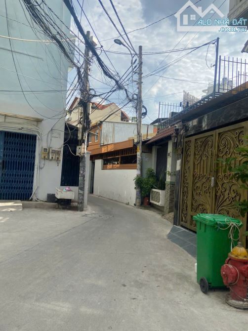 Bán nhà HXH gần Mt Huỳnh Đình Hai P24 Bình Thạnh gần Chợ Bà CHiểu 2 tầng 53m2 chỉ hơn 5 tỷ