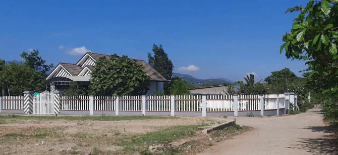 Căn biệt thự vườn tại thôn 2 xã Diên Đồng, căn góc 2 mặt tiền đường lớn, cạnh Ủy ban