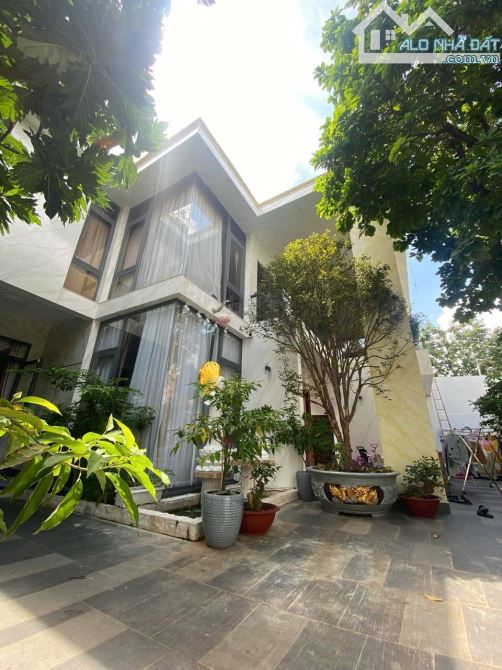BÁN BIỆT THỰ TRẦN NÃO KHU VIP 212 M2 GIÁ 60 TỶ