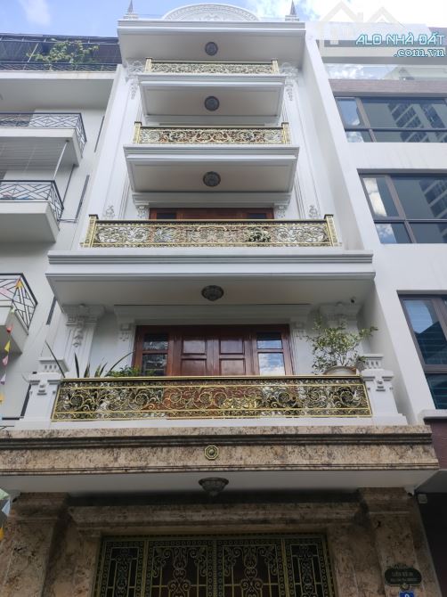 Bán nhà  Phú Thượng,  62m2, phân lô, ô tô, nội thất chủ tặng, nhỉnh 11tỷ.