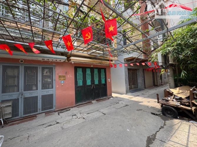 Bán Nhà Phân Lô Ô Tô Trung Tâm Cầu Giấy DT 50m 4 Tầng Ngõ Ô Tô Tránh Kinh Doanh Sầm Uất