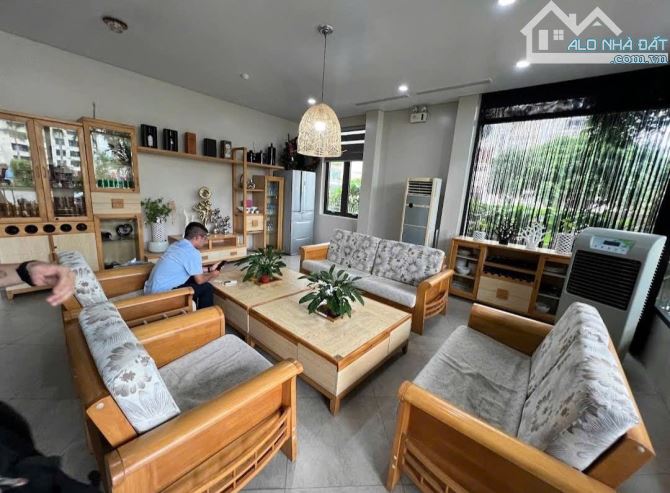 Bán khách sạn mặt đường Lê Hồng Phong 6 tầng 29 phòng
