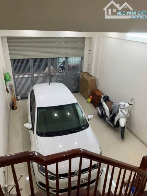 Cho thuê nhà ngõ 31 phố Trần Quốc Hoàn. Diện tích 60m2 x 5 tầng ô tô đậu cửa