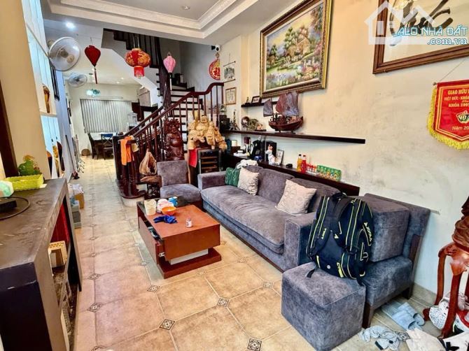Bán nhà Vệ Hồ, gần Xuân La-Lạc Long Quân-Tây Hồ, Lô góc 70m2, Vị trí siêu đẹp,  Giá 19,5 t