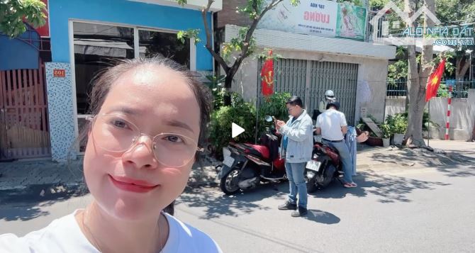 102M2 MT PHÓ ĐỨC CHÍNH TỰA LƯNG VƯƠNG THỪA VŨ SÁT BIỂN MỸ KHÊ F0 GIÁ ĐẦU TƯ
