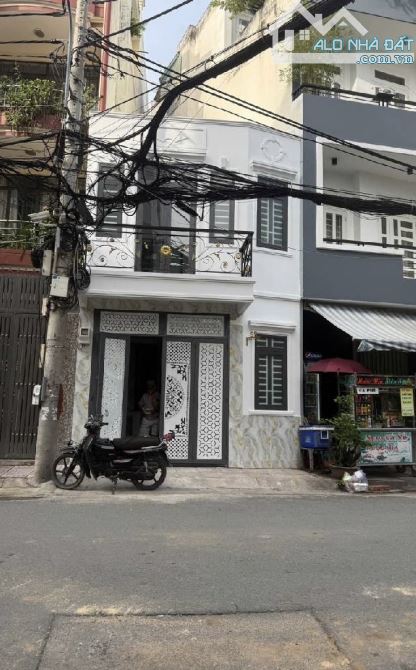 3,7 tỷ- bán nhà 22 m2- Mặt tiền kinh doanh Năm Châu, Tân Bình- 2 tầng- Sổ hồng riêng