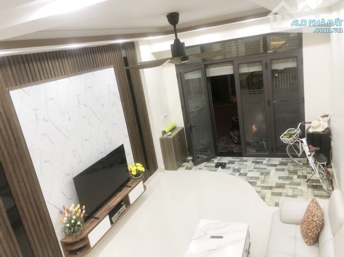 Bán nhà Đằng Lâm  60m2 x 4T Lô Góc. Ô tô Vào Nhà