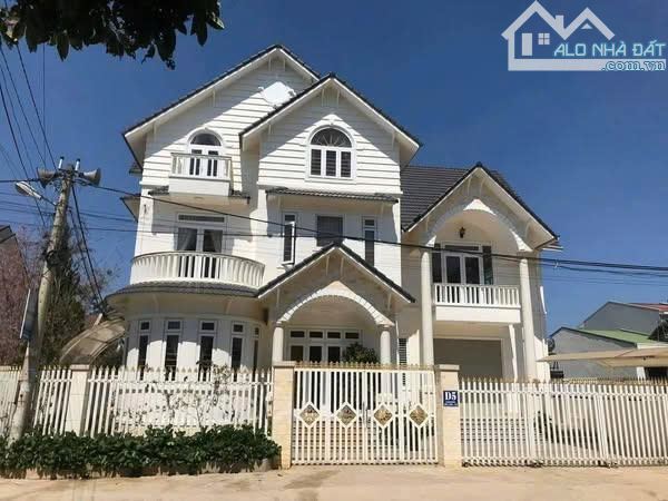 Cần tiền bán rẻ NHÀ 2 MẶT TIỀN ĐƯỜNG MÊ LINH -  P.9 CŨ- ĐÀ LẠT - Gía 36 tỷ