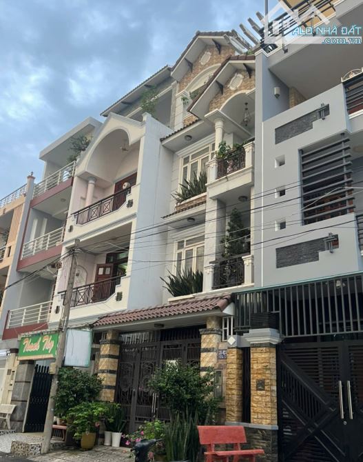 BÁN NHÀ 1TR3 LẦU LƯƠNG ĐỊNH CỦA HƯỚNG ĐÔNG-NAM 19,5 TỶ
