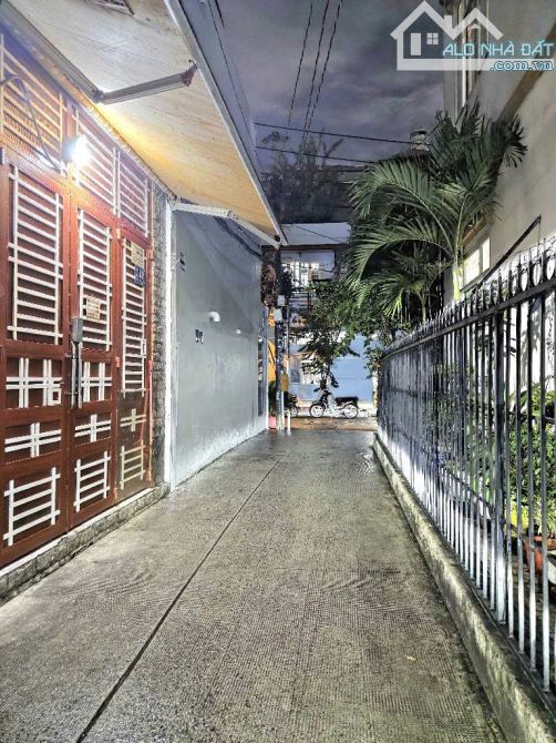 Bán gấp nhà Bùi Đình Túy P12 Bình Thạnh 2 tầng kiên cố 50m2 chỉ hơn 5 tỷ