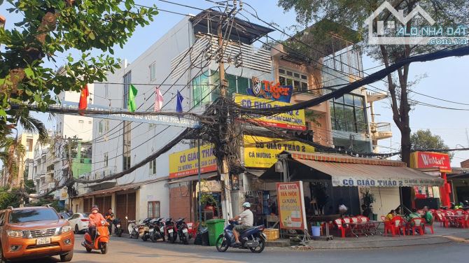 HOT Chỉ nhỉnh 100tr/m2 có ngay nhà 3 mặt tiền đường Trường Chinh, 15x25m NH, THU NET 1,5tỷ
