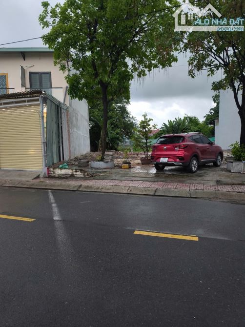 Cần bán mảnh Đất Đẹp gần Đặng Thúc Vịnh mặt tiền 200m² 10x20m giá 9 tỷ