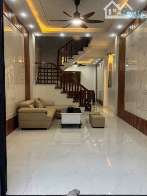 👉Bán nhà xinh 3 tầng mới xây đầy đủ công năng tại ngõ phố Phường Quang Trung