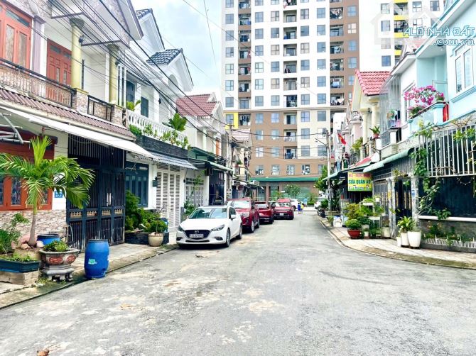 NHÀ 2 TẦNG 3PN NGANG 6M NGAY CC BCONS DĨ AN LÀNG ĐẠI HỌC - SỔ HOÀN CÔNG 5.5Tỷ