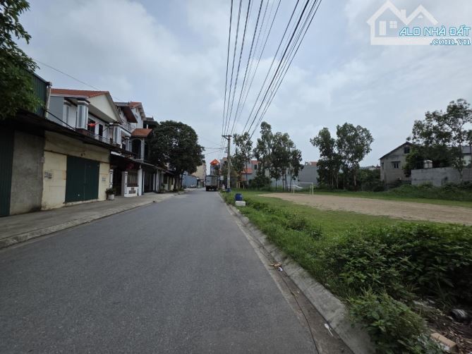 Lô góc - Oto tránh - 93M - Như Quỳnh - Hưng Yên