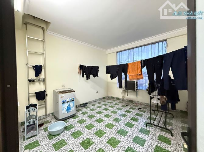 Bán nhà 4 tầng, ôtô đỗ cửa tại phố Kiều Sơn. Vị trí đẹp khu dân cư an ninh