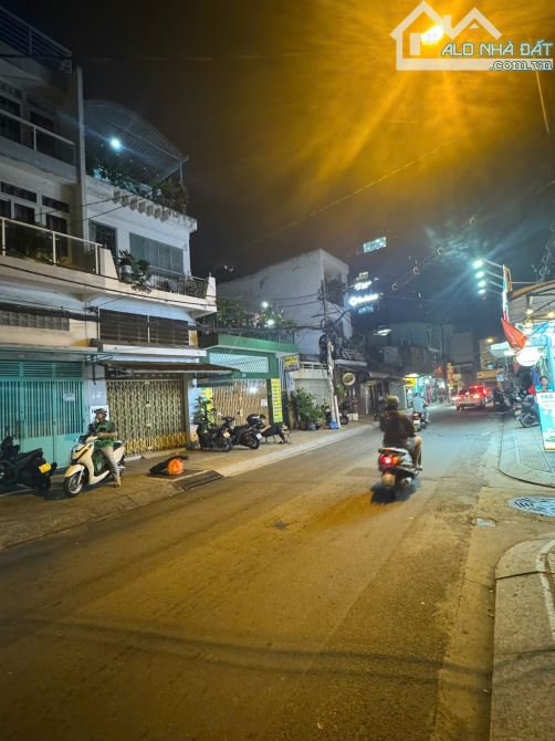 MẶT TIỀN NGUYỄN ĐÌNH CHIỂU, PHƯỜNG 4, PHÚ NHUẬN - GIÁ 10 TỶ