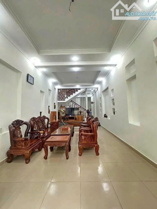 NHÀ 3 TẦNG MT TRẦN NGUYỄN ĐÁN – SÁT BIỂN – 7.5 TỶ