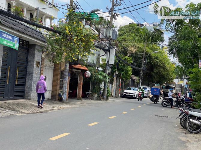 Bán Nhà MT Nguyên Hồng Q.Bình Thạnh, DT 10x47m nở hậu 16m CN 555m2, giá 81 tỷ