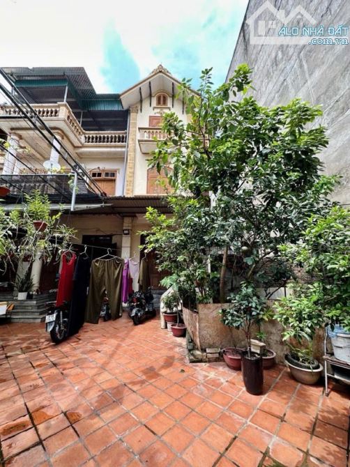 Cần bán nhà 158m2 sân vườn ôtô đỗ cửa ngõ thông Phố An Dương Vương