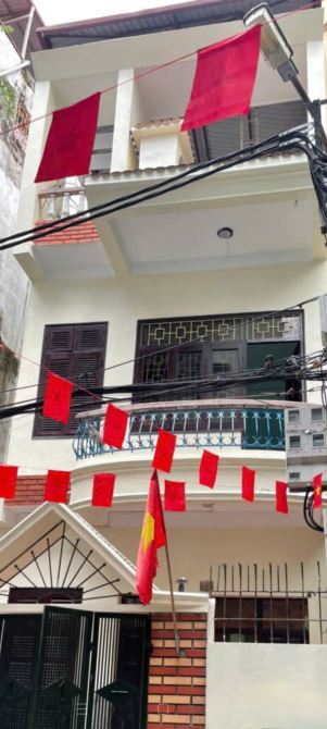 Cho thuê nhà ngõ ô tô 134 Lê Trọng Tấn, 70m2 x 3 tầng 4 phòng ngủ vệ sinh khép kín, 17