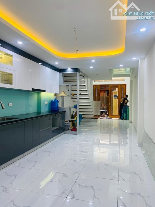 SIÊU PHẨM KIẾN HƯNG, HÀ ĐÔNG. NHÀ MỚI ĐẸP. GẦN Ô TÔ. TIỆN ÍCH BẠT NGÀN. VỀ Ở NGAY.