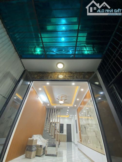 Cần bán căn nhà Gần cấp 3 Đông Mỹ  50m -4 tầng - chỉ hơn 4 tỷ
