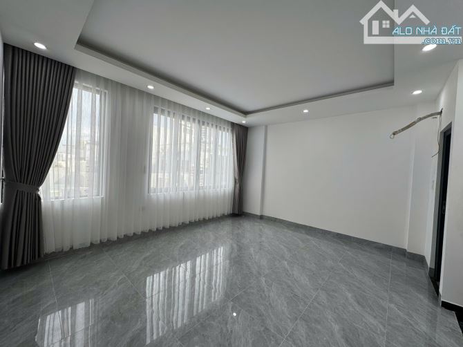 Bán nhà Yên Hoà, Cầu Giấy, 33m2x7T thang máy, tăng nội thất về ở ngay, chỉ 10.3 tỷ