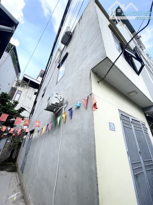 Nhà Lai Xá _3 tầng dân xây kiên cố_lo góc(Ngã ba đường)_ô tô đỗ cửa_💰Chỉ 4,x tỷ