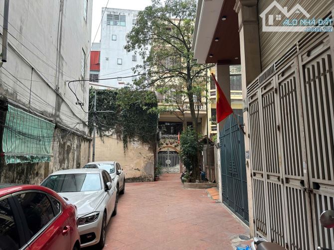PHỐ TÂY SƠN, TT ĐỐNG ĐA,VỊ TRÍ VÀNG ĐẦU TƯ ĐỈNH, Ô TÔ TRÁNH DỪNG ĐỖ NGÀY ĐÊM, SÁT PHỐ.