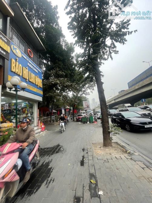 Cho thuê căn hộ 80 m2 tầng 2 ngõ 7 Khuất Duy Tiến, Thanh Xuân ,Hà Nội