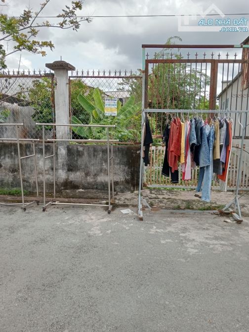 Bán lô đất đẹp 211m2,đường nhựa xe hơi quay đầu .Lê Văn Lương,Nhà Bè .Giá 5.6 tỷ.