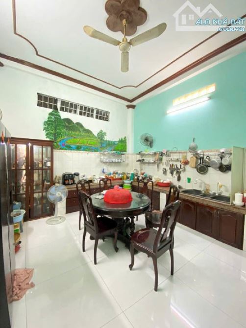Nhà đẹp 4 tầng MT Bùi Hữu Diện, DT 90m2, Giá nhỉn 9 tỷ, nằm trong KDC Tên Lửa giáp Q6
