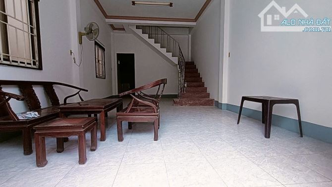 19. nhà 6.5 triệu 3 phòng ngủ có sân đậu ô tô gần bệnh viện Phụ Sản Cần Thơ