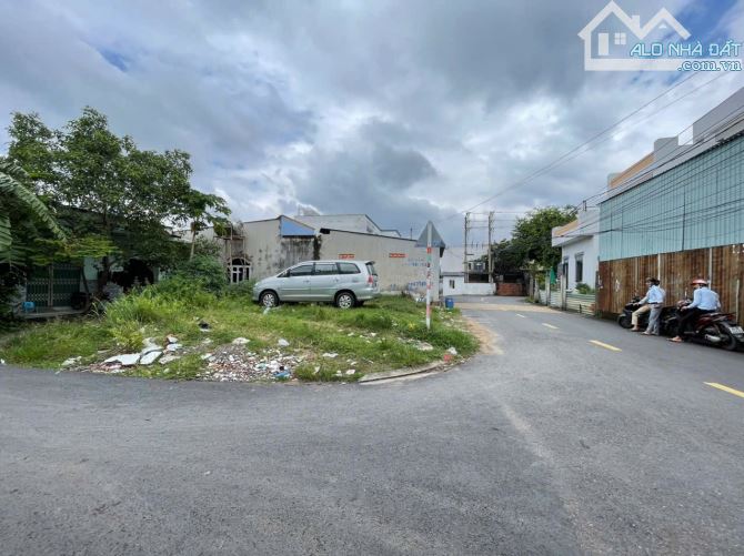 Đất đẹp 2 mặt tiền 171m ngang 7m gần ngã tư chiêu Liêu Dĩ An