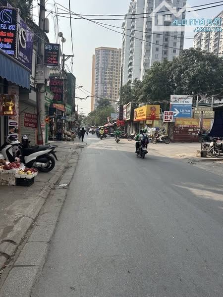 BÁN ĐẤT ĐỊNH_CÔNG, vuông, không lỗi, 52m2, 6.8 tỷ