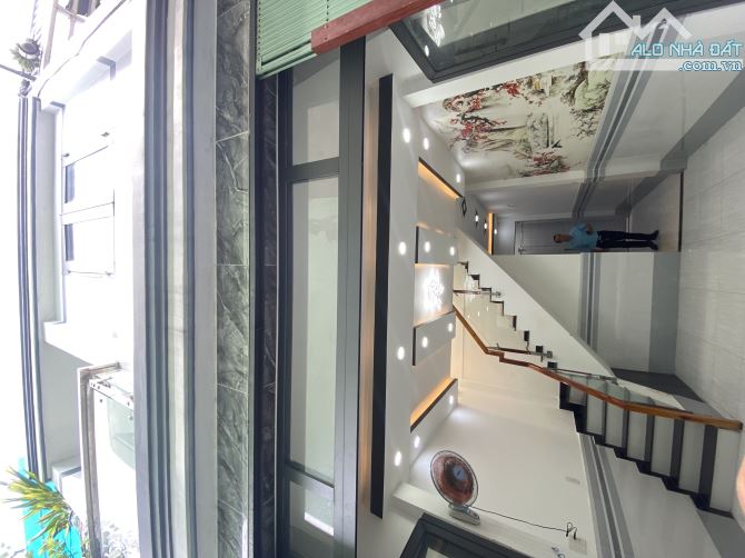 Nhà đẹp giá rẻ, dt 4x10 1lầu Phạm Thế Hiển Q.8 giá chỉ 4.5tỷ tl.