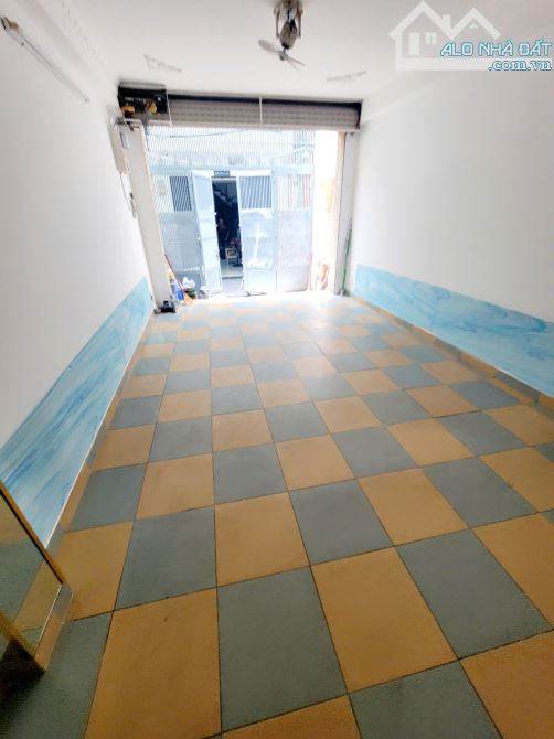 Nhà 3 Lầu (3PN, 3WC), 635/2c Bà Hạt P6 Q10 - 13 Triệu/th