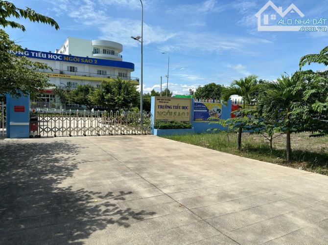 Bán hoặc cho thuê nền trục A 3 trần văn trà hưng phú dt 92m2 sổ hồng giá 7.8tỷ
