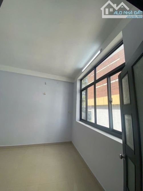 Cho thuê nhà Trung Tâm Quận 1, Trần Quang Khải, Ngang khủng 6M Chỉ 13tr