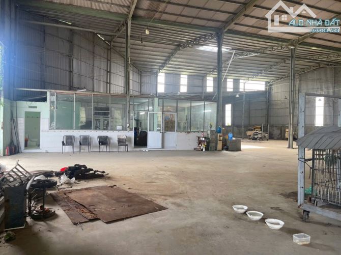 ♦️B.án xưởng Hố Nai gần đường Hoàng Văn Bổn.Gần Ql1A.  ▪️Dt : gần 1800m2 ( diện tích xưởng